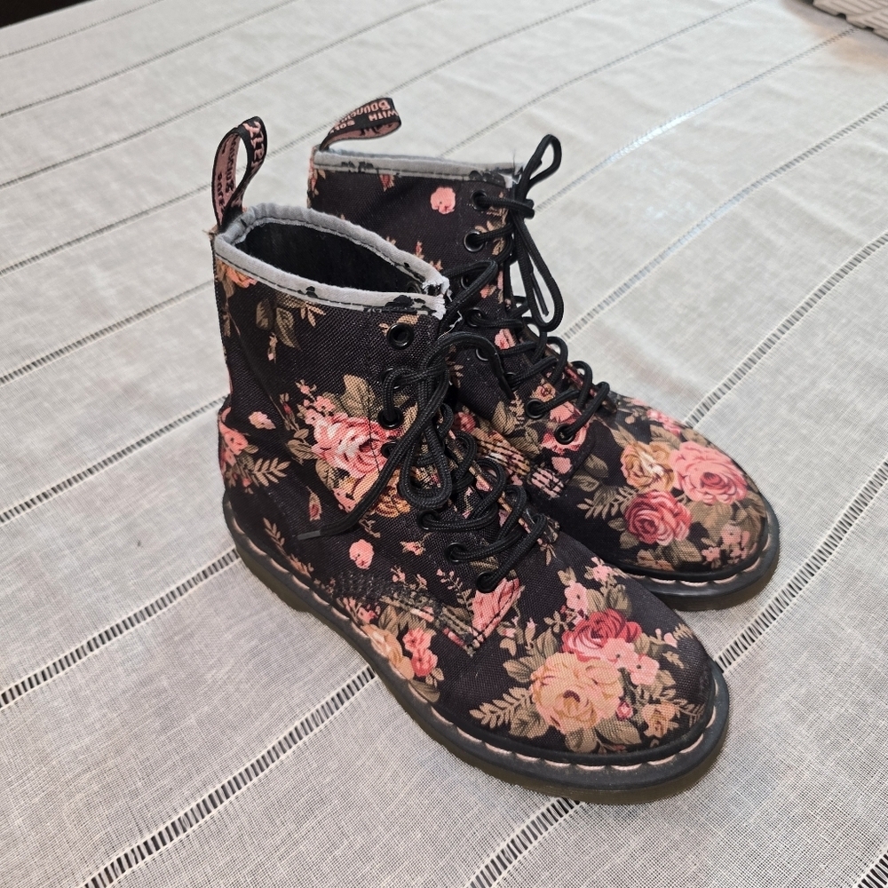 Dr. Martens 11821 Victorian Flowers Floral Canvas Boots Docs Black Pink High 6